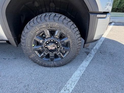 New 2026 GMC Sierra 2500 AT4 w/ AT4 Premium Plus Package AWD/4WD image 3