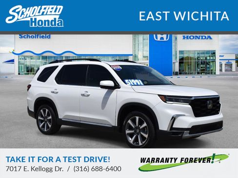 Used 2025 Honda Pilot Elite image 1