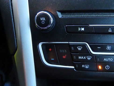 Used 2016 Ford Fusion SE w/ Equipment Group 202A image 26