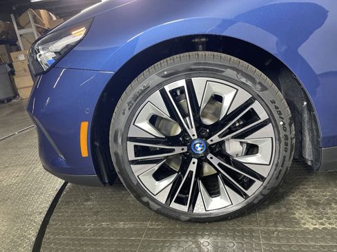 Certified 2024 BMW i5 eDrive40i w/ Premium Package image 9