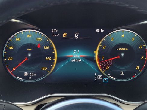 Used 2022 Mercedes-Benz GLC 300 w/ Multimedia Package Lite image 32