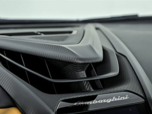 Used 2024 Lamborghini Revuelto AWD/4WD image 71