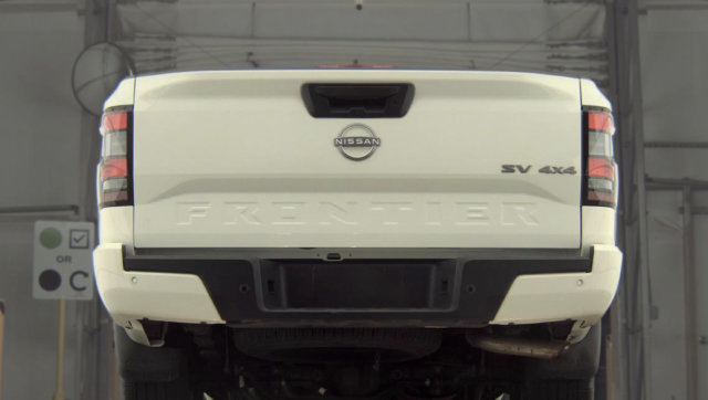 Used 2024 Nissan Frontier SV w/ Technology Package AWD/4WD image 7