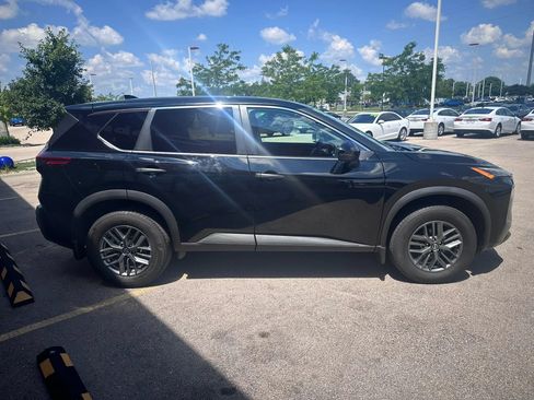 Used 2021 Nissan Rogue S FWD image 4