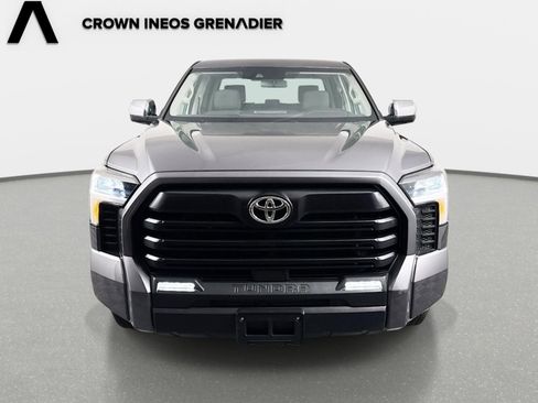 Used 2022 Toyota Tundra SR5 w/ Convenience Package RWD image 2