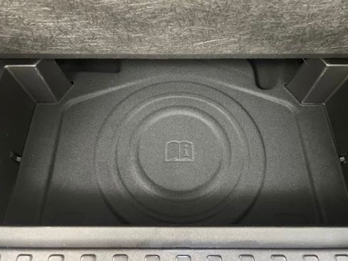 Used 2024 GMC Terrain SLT image 35