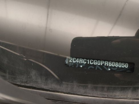 Used 2023 Chrysler Voyager LX FWD image 33