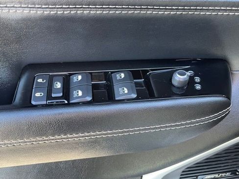 Used 2024 Jeep Wagoneer 4WD image 18