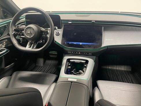 Certified 2025 Mercedes-Benz E 53 AMG e 4MATIC Sedan w/ Driver Assistance Package image 29