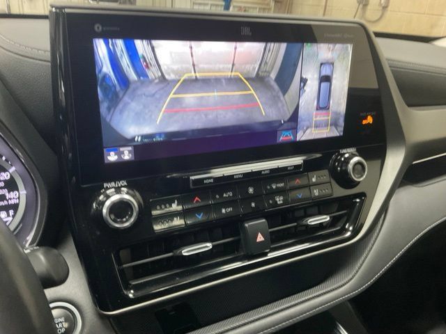 Used 2021 Toyota Highlander Limited AWD/4WD image 12