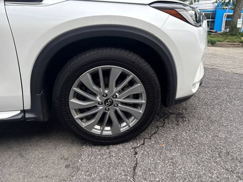Used 2023 INFINITI QX50 Luxe AWD/4WD image 2