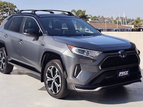 Used 2021 Toyota RAV4 XSE w/ Premium Package image 7