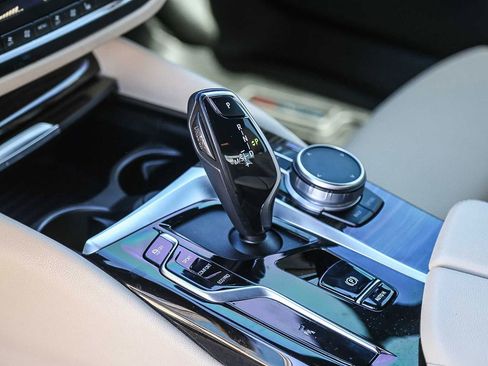 Used 2022 BMW 530i w/ Premium Package image 21