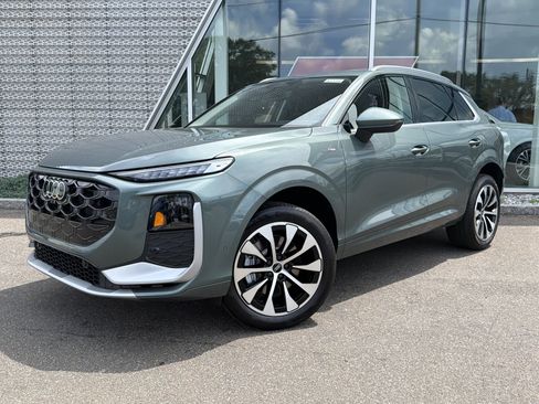 New 2026 Audi Q3 quattro 2.0T AWD/4WD image 1