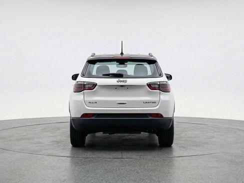 Used 2025 Jeep Compass Limited image 7