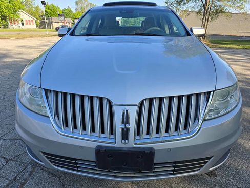 Used 2009 Lincoln MKS AWD image 2