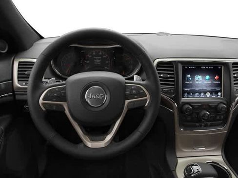 Used 2016 Jeep Grand Cherokee Limited AWD/4WD image 9