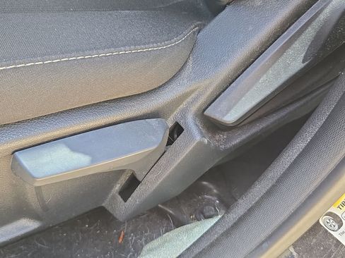 Used 2018 Ford Focus SEL FWD image 17