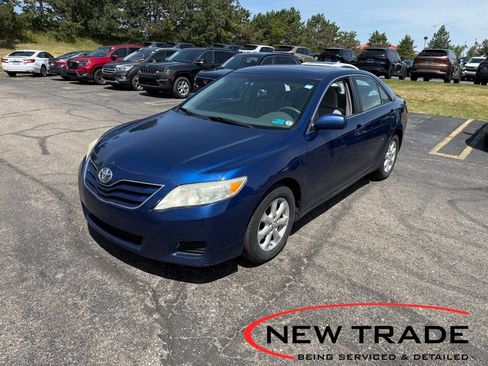 Used 2010 Toyota Camry FWD image 1