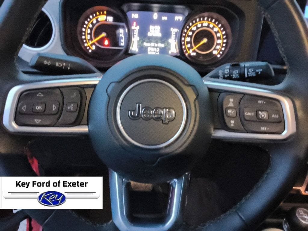 Used 2025 Jeep Wrangler Unlimited Sahara AWD/4WD image 32