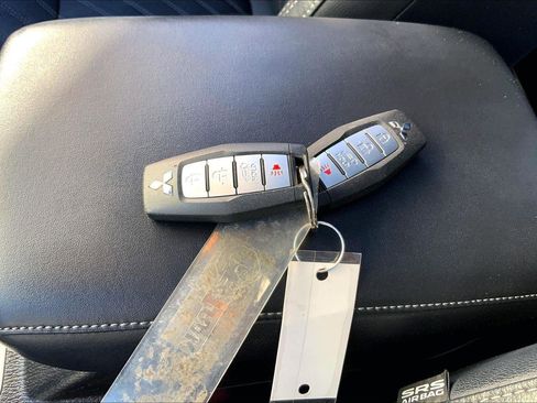 Used 2023 Mitsubishi Outlander SEL Black Edition image 12