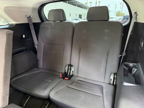 Used 2018 Kia Sorento FWD image 13