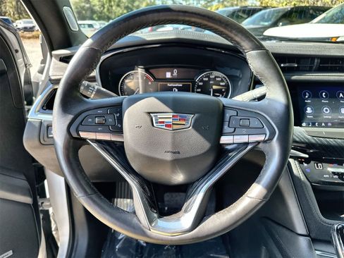 Used 2023 Cadillac XT6 Premium Luxury image 14