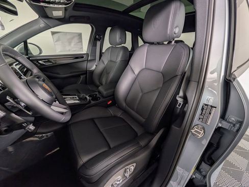 New 2026 Porsche Macan AWD/4WD image 5