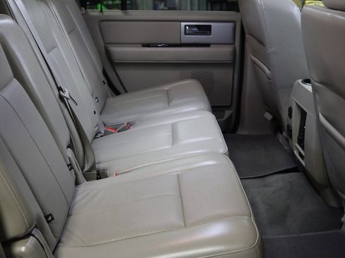 Used 2013 Ford Expedition Limited image 33