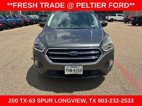 Used 2017 Ford Escape SE w/ Equipment Group 201A FWD image 2