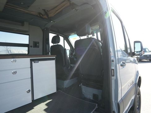 Used 2025 Mercedes-Benz Sprinter 2500 image 10