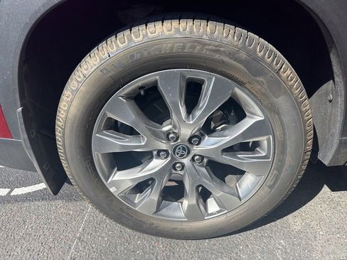 Used 2024 Toyota Grand Highlander Limited FWD image 8