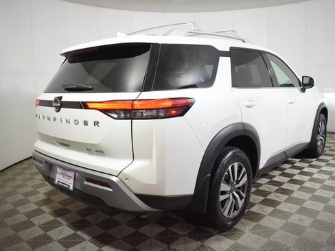 Certified 2024 Nissan Pathfinder SL image 4