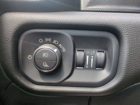 Used 2023 RAM 1500 Laramie AWD/4WD image 33