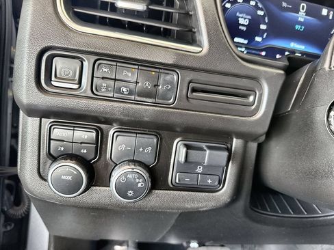 Used 2022 Chevrolet Tahoe RST w/ Luxury Package AWD/4WD image 9