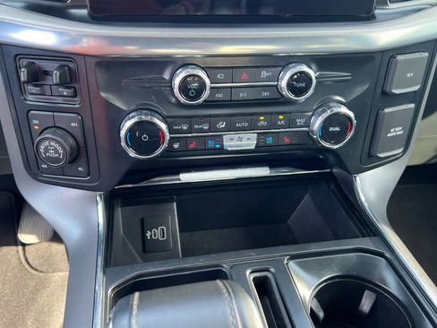 Certified 2025 Ford F150 Lariat w/ FX4 Off-Road Package image 37