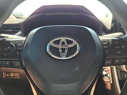 Certified 2020 Toyota RAV4 LE w/ Carpet Mat Package AWD/4WD image 23