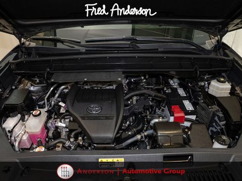 Used 2023 Toyota Highlander XLE FWD image 23