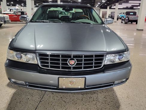 Used 2004 Cadillac Seville SLS w/ Preferred Equipment Group FWD image 4