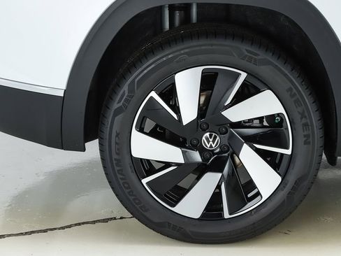 New 2026 Volkswagen Atlas Cross Sport SEL image 52