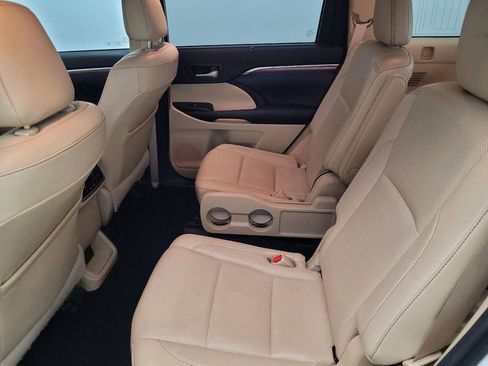 Used 2017 Toyota Highlander Limited image 18
