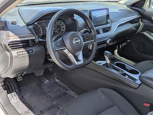 Used 2023 Nissan Altima 2.5 SV FWD image 10