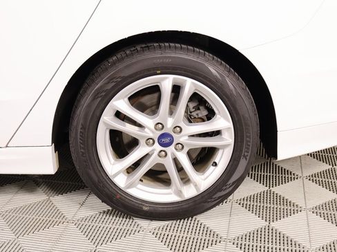 Used 2018 Ford Fusion SE image 17