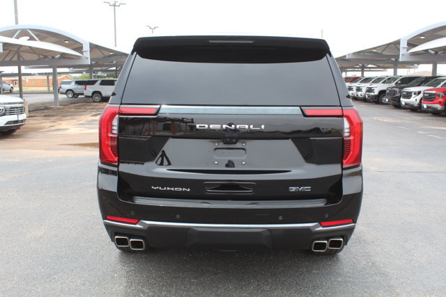 Used 2025 GMC Yukon Denali Ultimate w/ LPO, Floor Liner Package AWD/4WD image 4