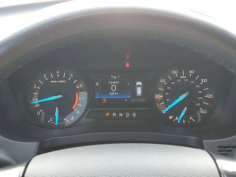 Used 2018 Ford Explorer XLT image 19