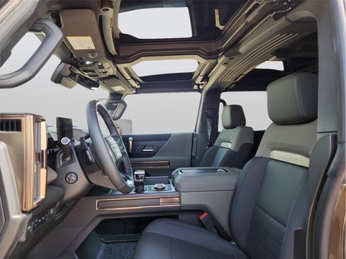 New 2025 GMC Hummer EV 2X w/ Extreme Off-Road Package image 16