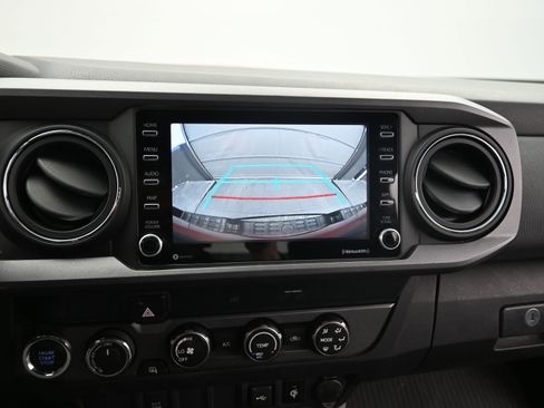 Used 2020 Toyota Tacoma TRD Sport image 18