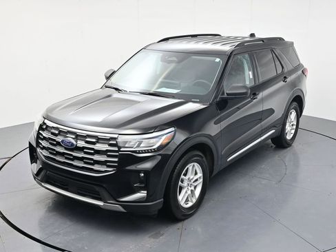 Used 2025 Ford Explorer Active w/ Active Comfort Package RWD image 42