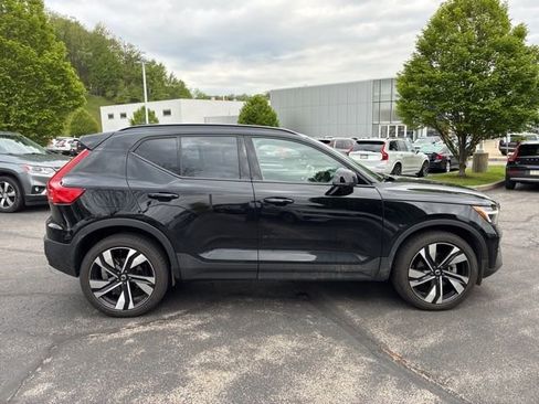 Used 2023 Volvo XC40 B5 Plus w/ Climate Package AWD/4WD image 4