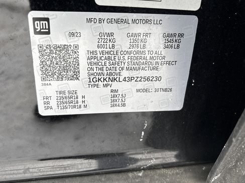 Used 2023 GMC Acadia SLE w/ Driver Convenience Package image 5